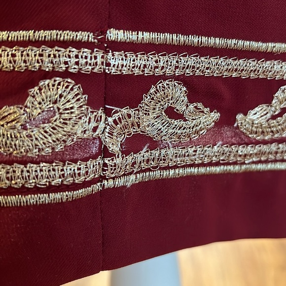 LIKE NEW GOLD EMBROIDERED DRESS WITH LONG SLEEVES - SIZE SMALL - Picture 8 of 9